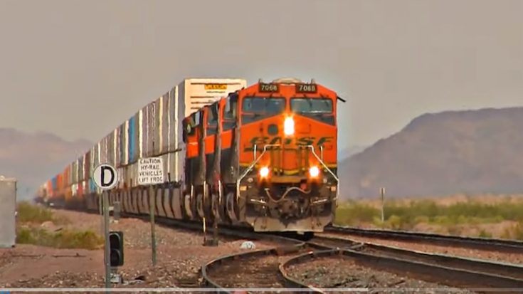 BNSF Mega Intermodal Rolls Across The Mohave Desert | Train Fanatics Videos