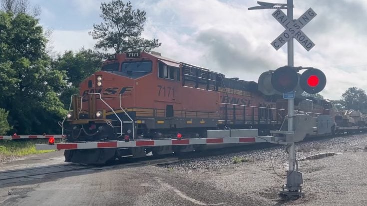 BNSF Hauls Freedom On The Rails | Train Fanatics Videos